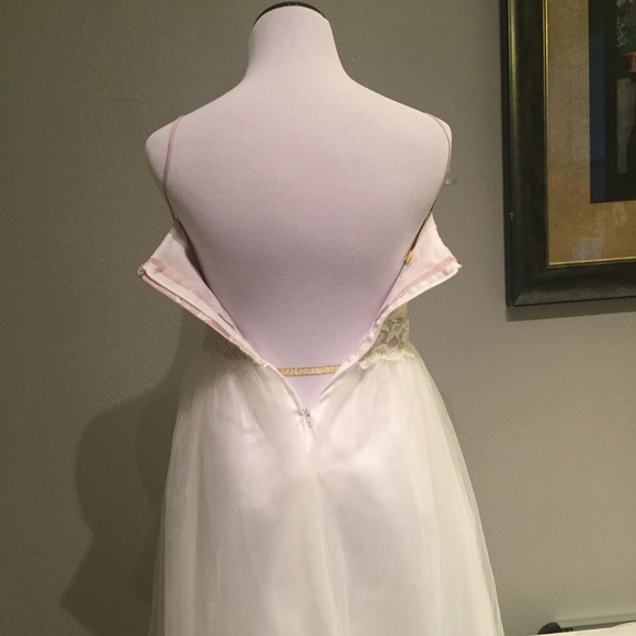 David’s Bridal Ivory Flower Girl Dress Size 8 - Picture 5 of 6